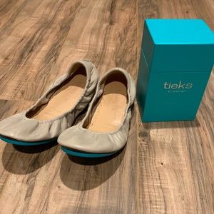 Women’s size 9 tan Tieks